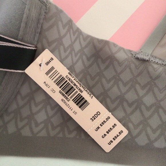 VICTORIAS SECRET LIGHTLY LINED DEMI BRA NWT SIZE  32DD - Picture 13 of 16